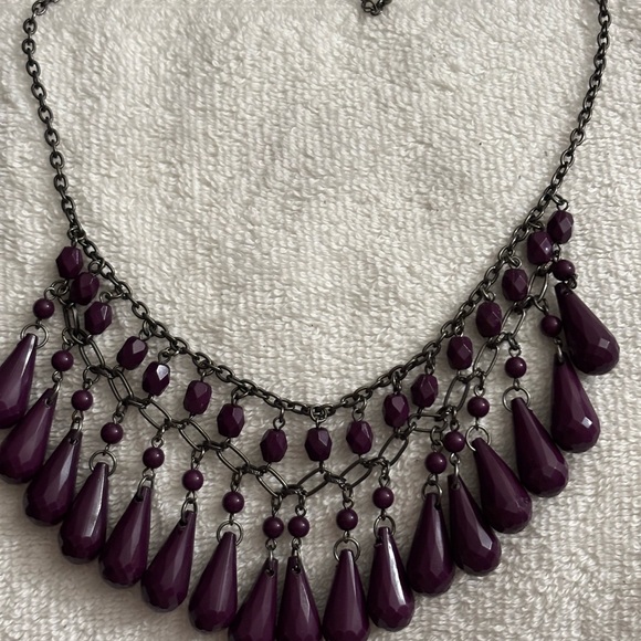 WEEKEND SALE 
Elegant Purple Teardrop Necklace - Picture 1 of 4